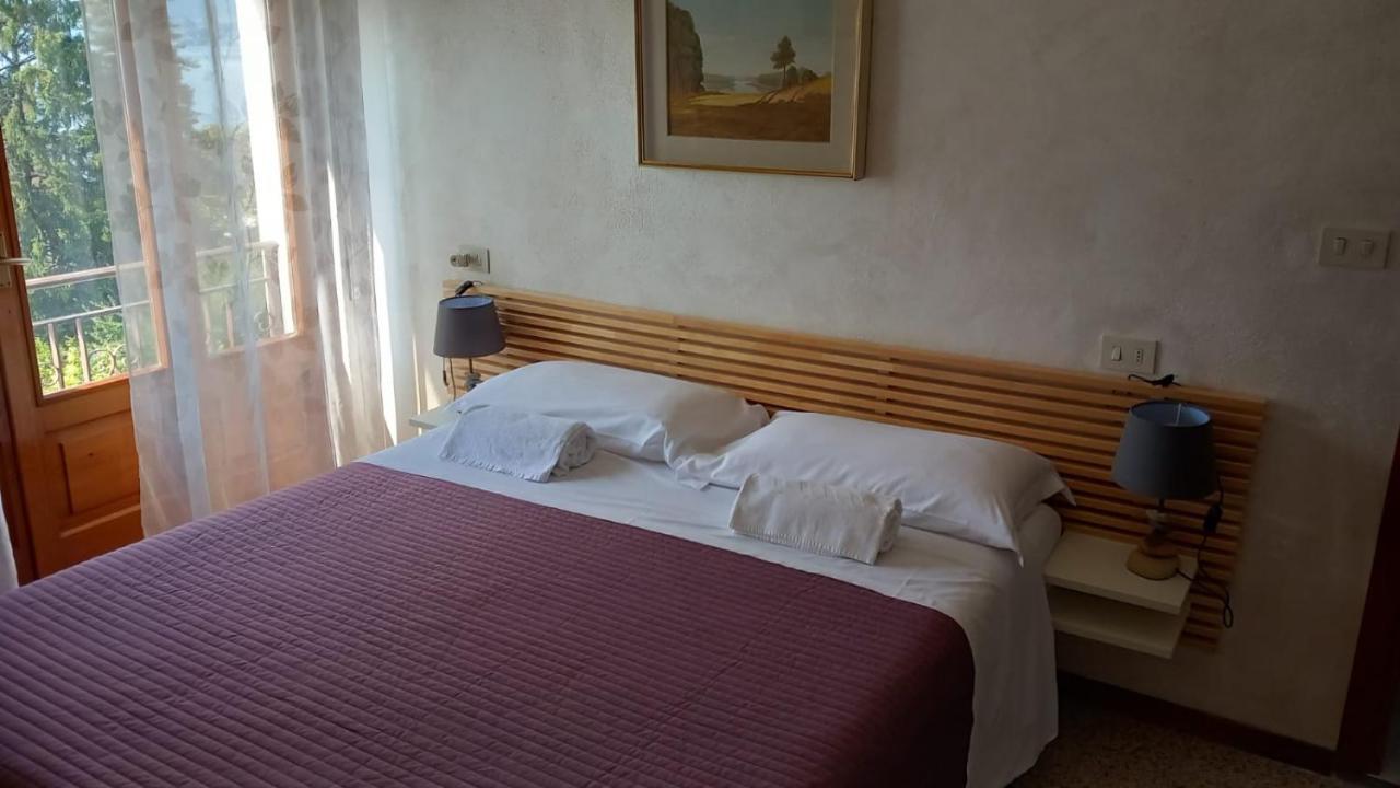 My Holidays - Camere Dei Fiori Gravedona Bagian luar foto
